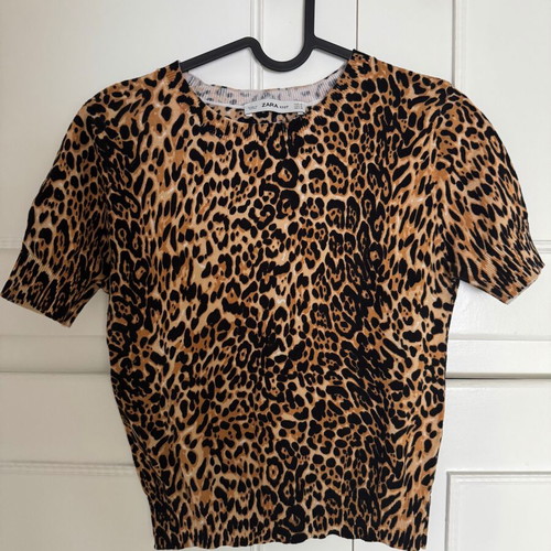 Zara tiger print blouse size small like new