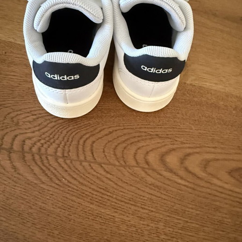 Adidas Advantage CFI sneakers size 25, black and white