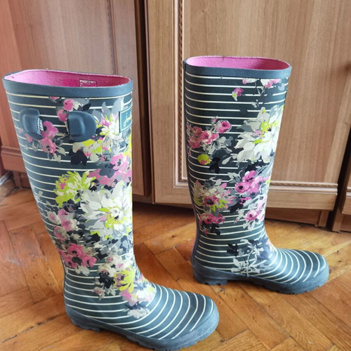Women's rubber boots size 39 like new, floral pattern