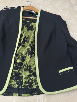 Jacket with blouse set like new, two pieces, black and green