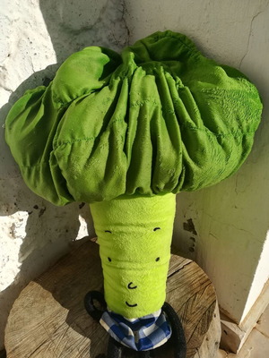 Decorative plush broccoli like new