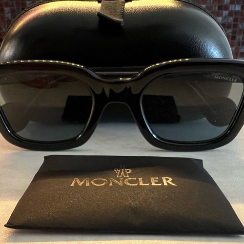 Moncler unisex sunglasses like new, black