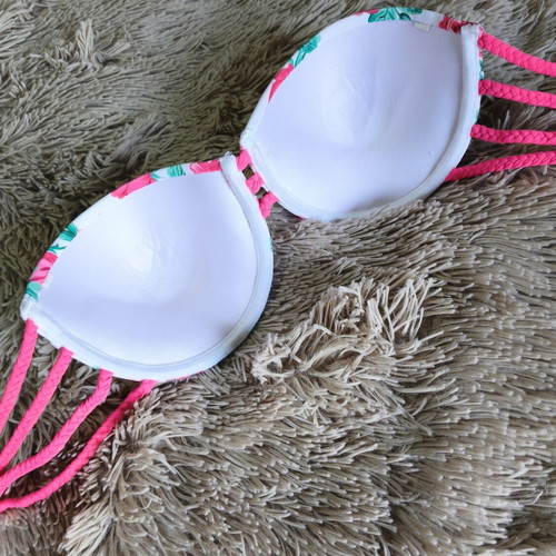 Floral Bikini Top M&D like new, intense pink with braids