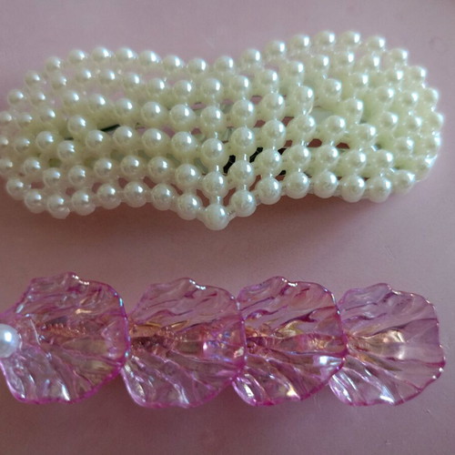 Hair clips new, set of 2, white