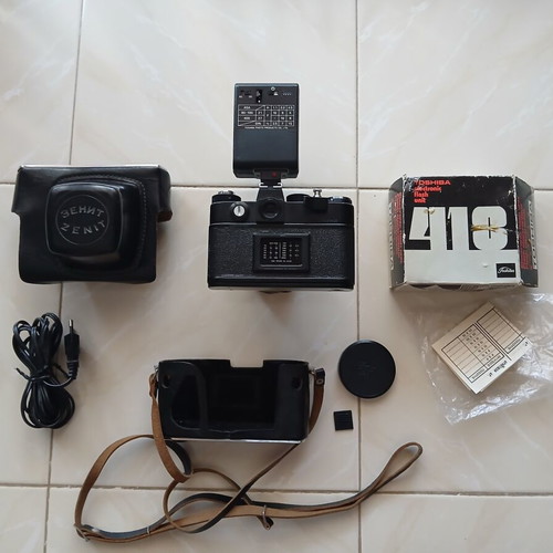 Zenit TTL vintage Soviet analog camera with Helios 44M lens and Toshiba flash, like new
