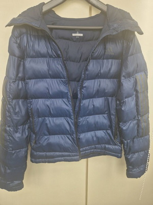 Μπουφάν Adidas μεταχειρισμένο, μέγεθος small, μπλε με ραψίματα