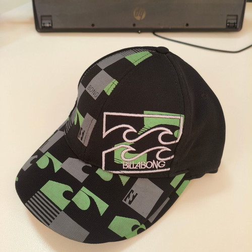 Billabong men's hat one size like new, black and green
