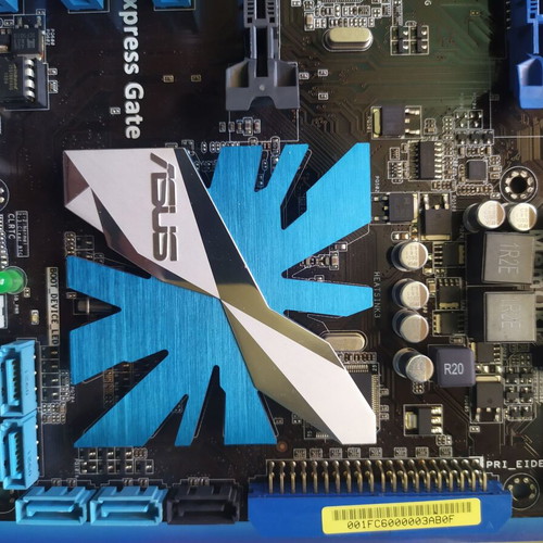 Asus P7P55D motherboard with i5 650, 8GB RAM, Intel cooler and i3 550