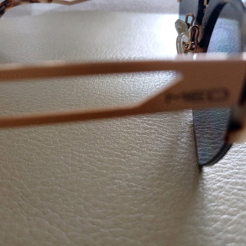 Med sunglasses used with metal and acetate frame, pink gold lenses