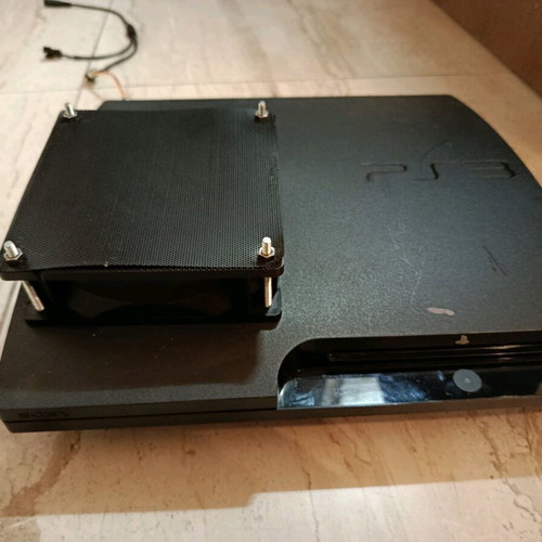 PS3 Slim 3004B used with external fan and 320GB hard drive