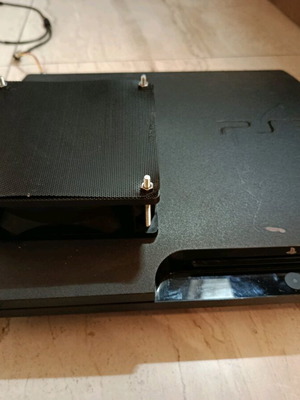 PS3 Slim 3004B used with external fan and 320GB hard drive