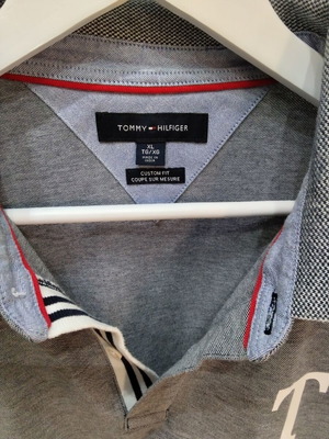 Tommy Hilfiger Polo shirt XL custom fit like new, grey and white