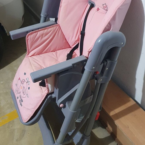 Lorelli Gusto baby high chair with 5-point safety harness, pink cover