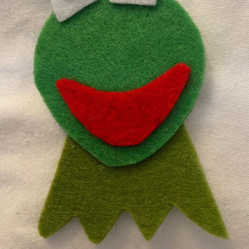 Felt Kermit pin new