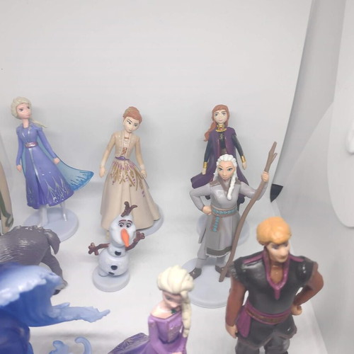 Frozen II Disney collectible figure set, like new, 10 pcs