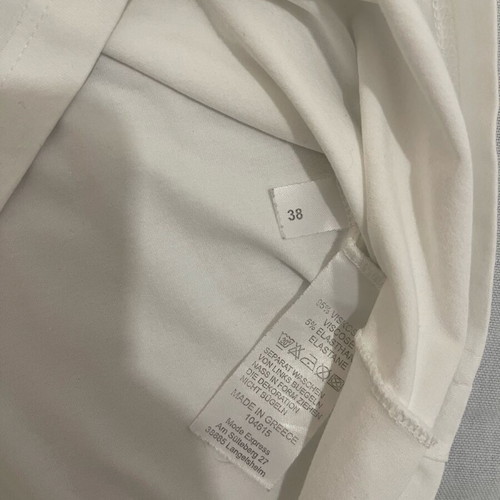 Women’s MD white T-shirt like new, size M
