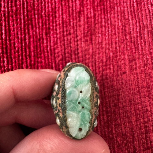 Vintage handmade Victorian ring with carved green nephrite and pearls like new