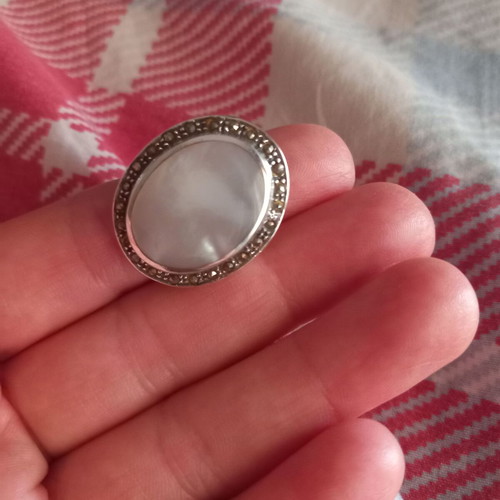 Silver ring with mother-of-pearl stone like new, size 13