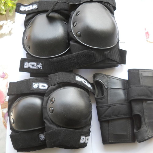 TSG basic protection set used for bicycle, roller, and skates