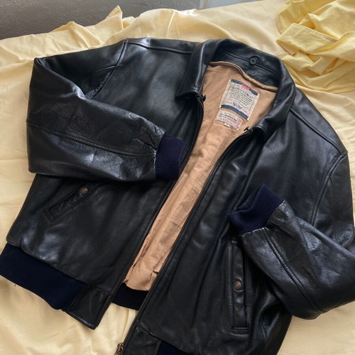 Levi’s leather bomber jacket like new, black, size M