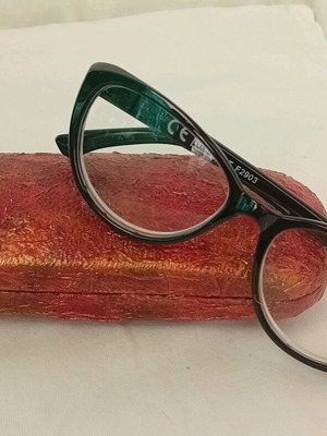 Декориран калъф за очила