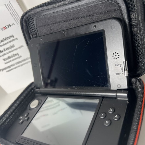 Nintendo 3DS XL употребяван с аксесоари, напълно функционален