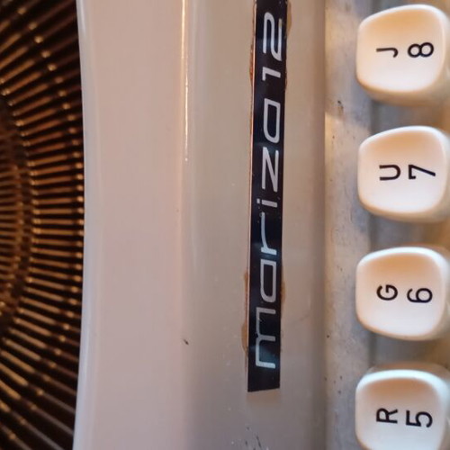Mariza 12 Typewriter like new with Greek and English alphabet
