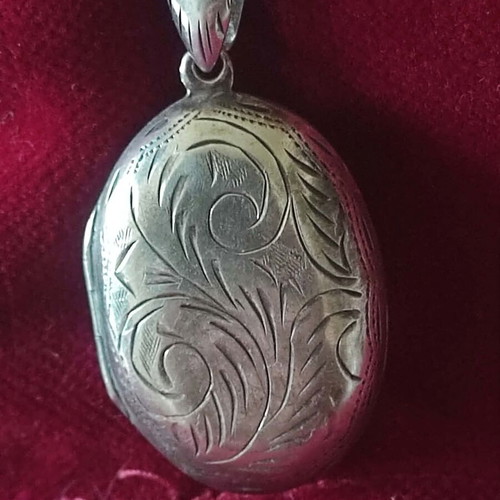 Silver 925 Vintage Opening Locket Pendant like new