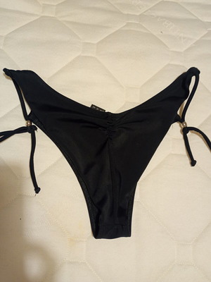 Med Brazilian bottom black, like new