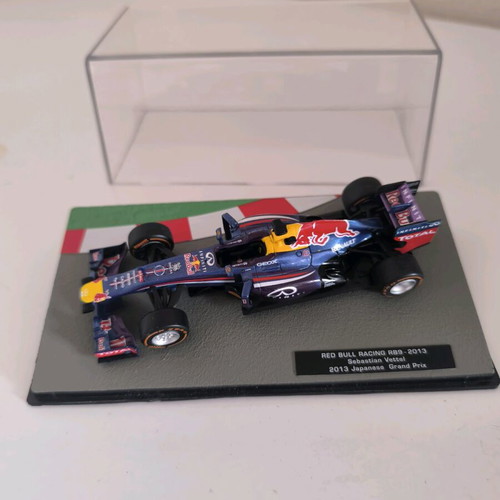 Μινιατούρα F1 Red Bull Racing S.Vettel 2013 σαν καινούργιο, 1:43 κλίμακα