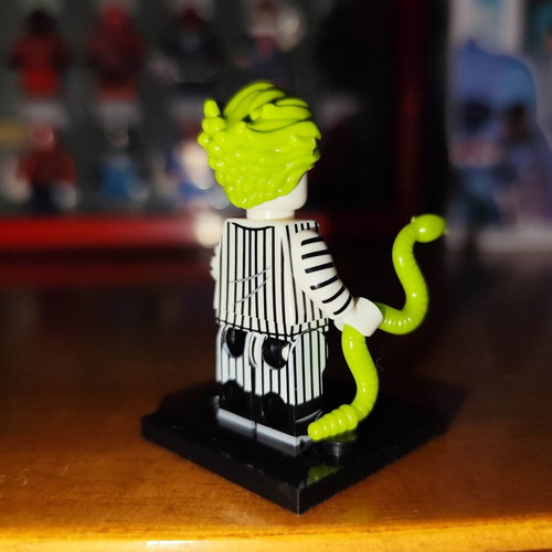 Beetlejuice figure like new with base and accessories