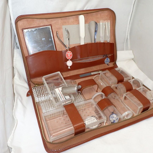 Vintage Men's Shaving and Grooming Set with Gillette Tech S4 Razor in Leather Case