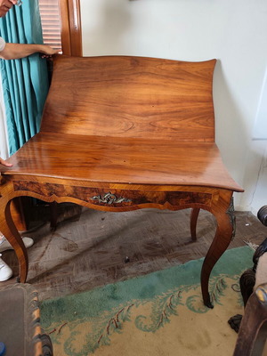 Antique desk that opens into table, 1.10x0.60 m