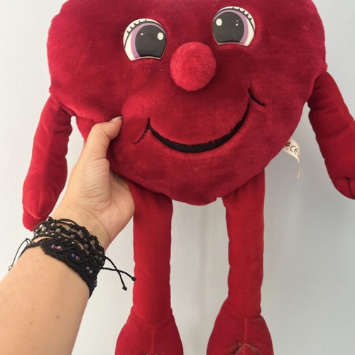 00’s plush heart toy
