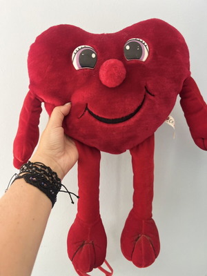 00’s plush heart toy