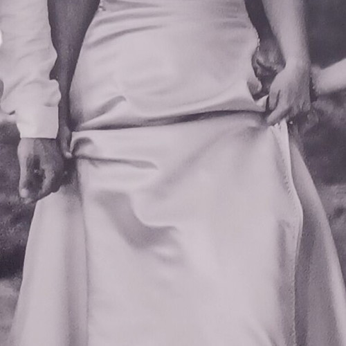 Wedding dress like new, strapless ivory with train and petticoat