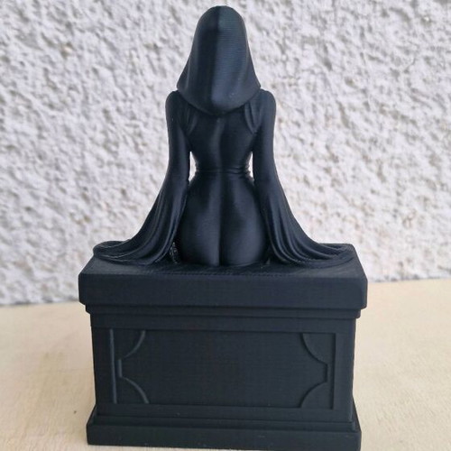 Lady Reaper figure like new