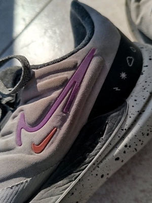 Nike athletic shoes used, size 37.5, gray
