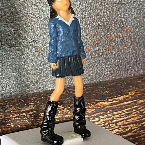 Collectible mini figure Anime Style 6.5cm new, Preppy with skirt