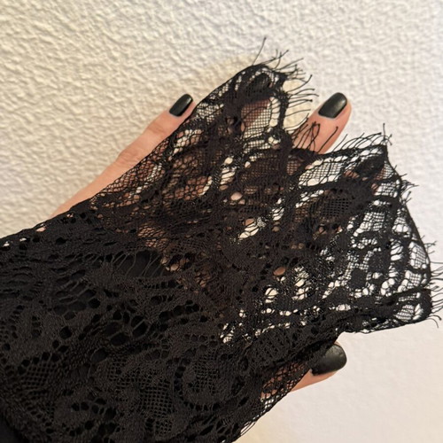 Intimissimi blouse black with lace sleeves like new, medium to large