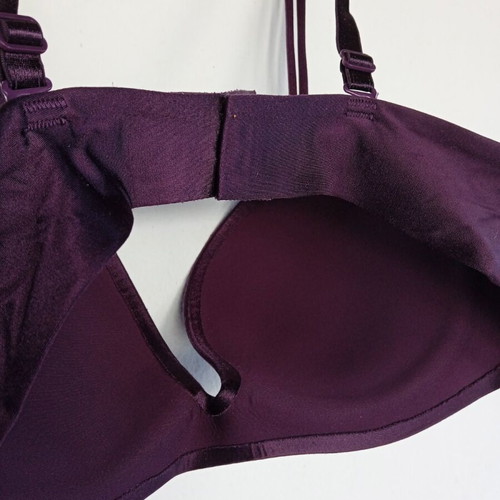 Triumph women's bra used, purple, size 80B with padding