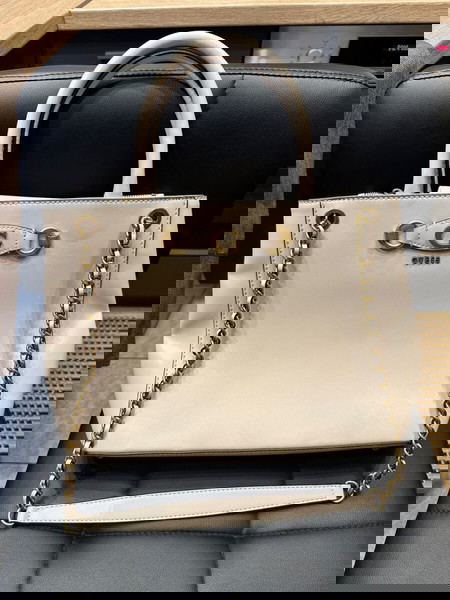 Guess Τσάντα Izzy (VB) HWVB86 54230 Μπεζ