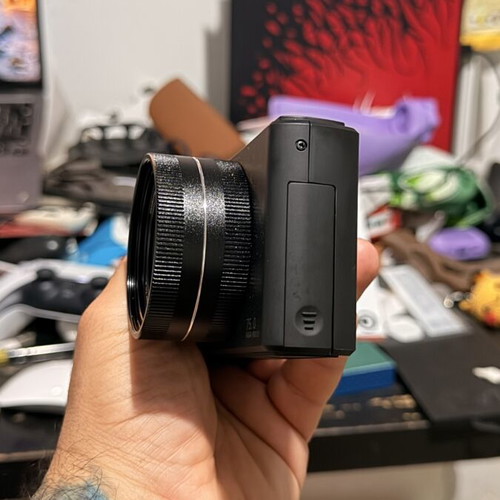 Lamtech digital camera, 75 MP, 3-inch screen, 18x zoom