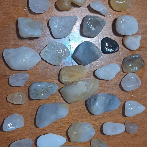 Natural stones and sea glass like new, various sizes and shapes
