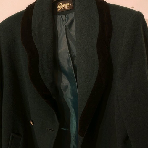 Women's coat like new, dark green, size 52