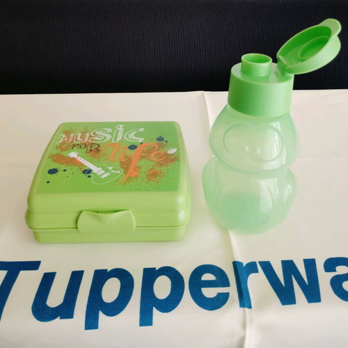 Tupperware kids sets new for sandwiches and water bottles
