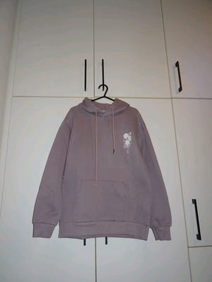 Eggplant warm sweatshirt with white details new, size Small