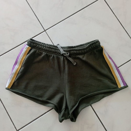 Pink Woman shorts green like new size XS