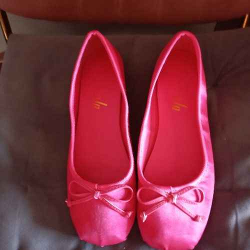 Ballerinas like new, silk quality, size 37, red and pink