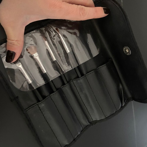 Max Factor leather case with brushes like new
